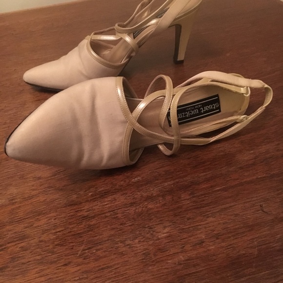 Lovely slingback heels by Stuart Weizmann. - Picture 3 of 4